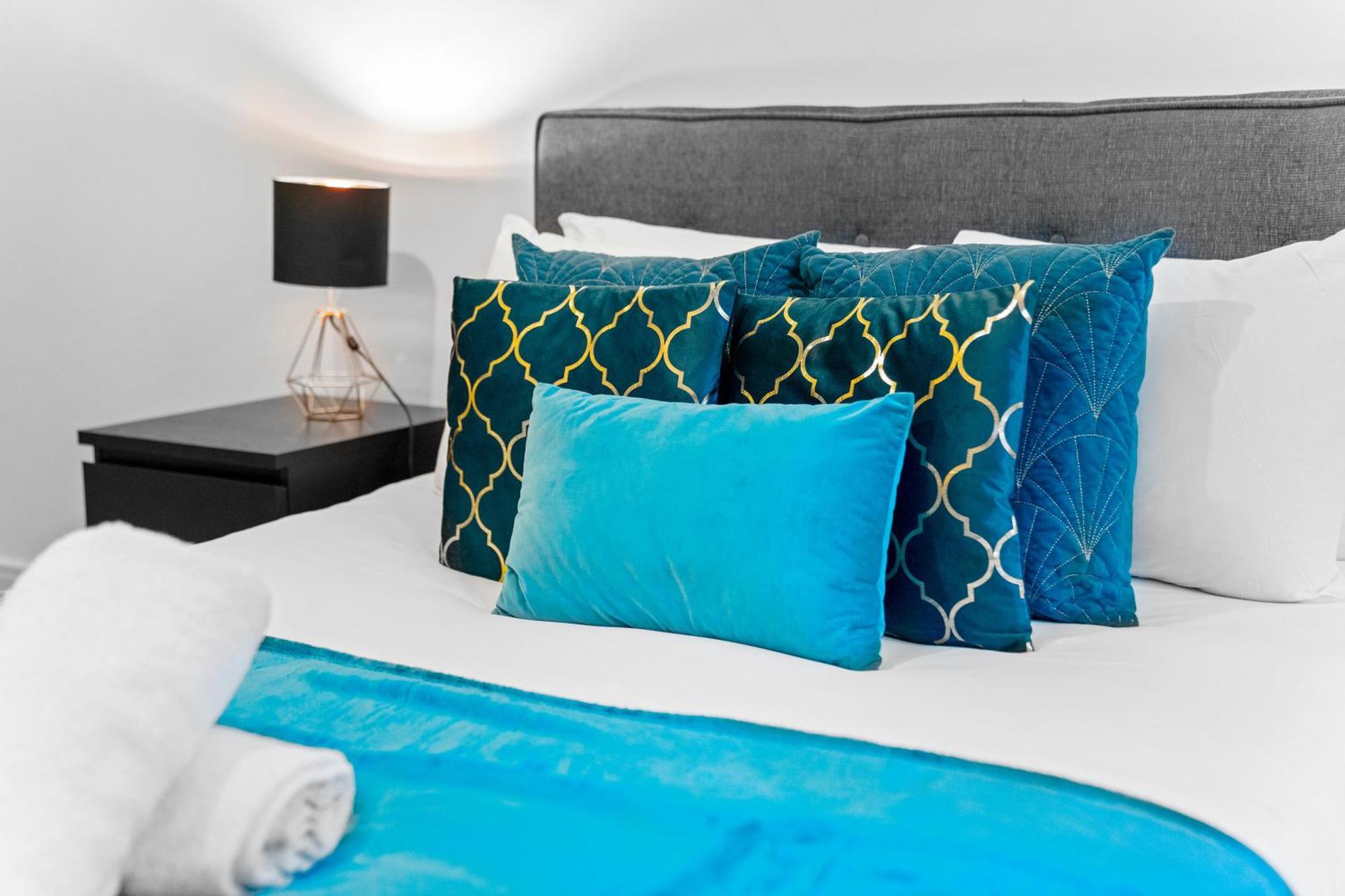 New Luxe Apartment - Secure Parking - Birmingham City Centre - Netflix - Wifi - Top Rated - 54M المظهر الخارجي الصورة