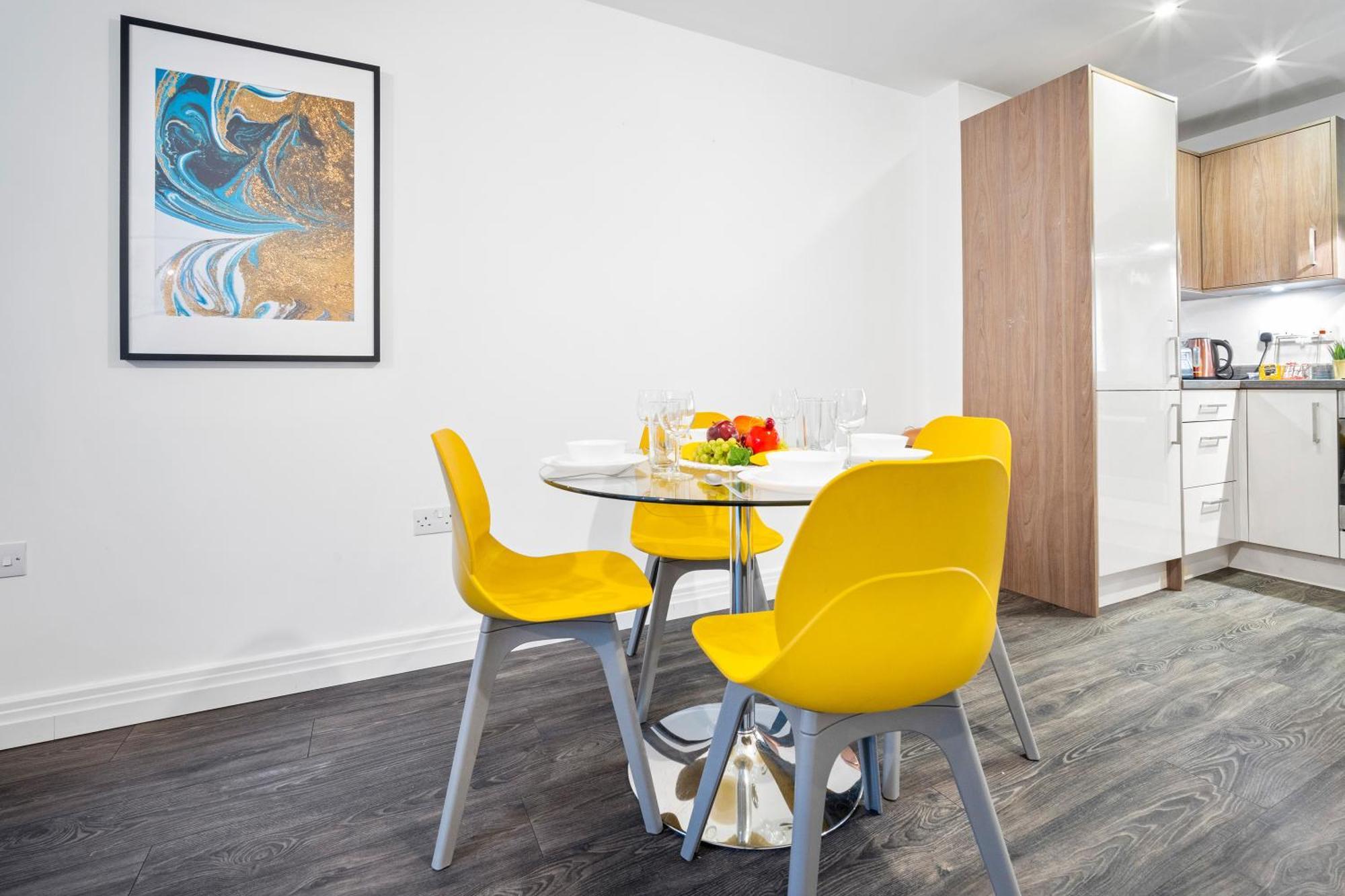 New Luxe Apartment - Secure Parking - Birmingham City Centre - Netflix - Wifi - Top Rated - 54M المظهر الخارجي الصورة